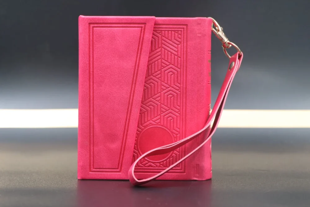 סידור כיס לאישה ורוד פוקסיה - נוסח עדות מזרח