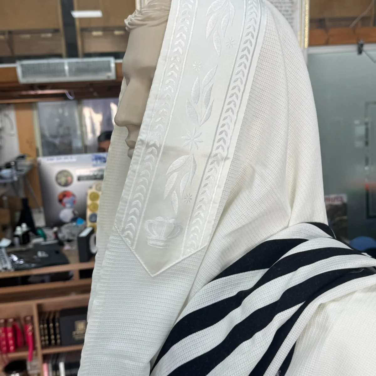 טלית צמר שחורה - 100% צמר רחלים