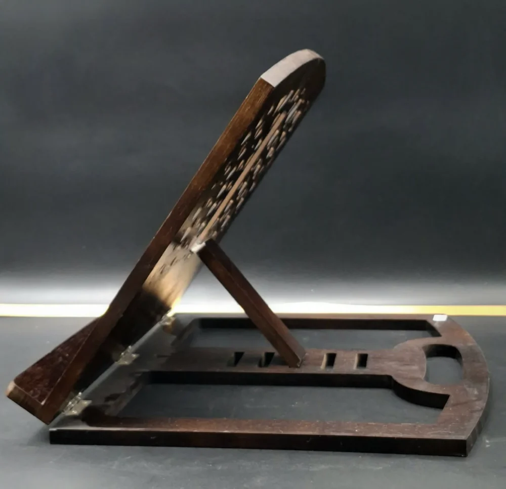 Alternative view of סטנדר במבוק ללימוד תורה במראה מפואר