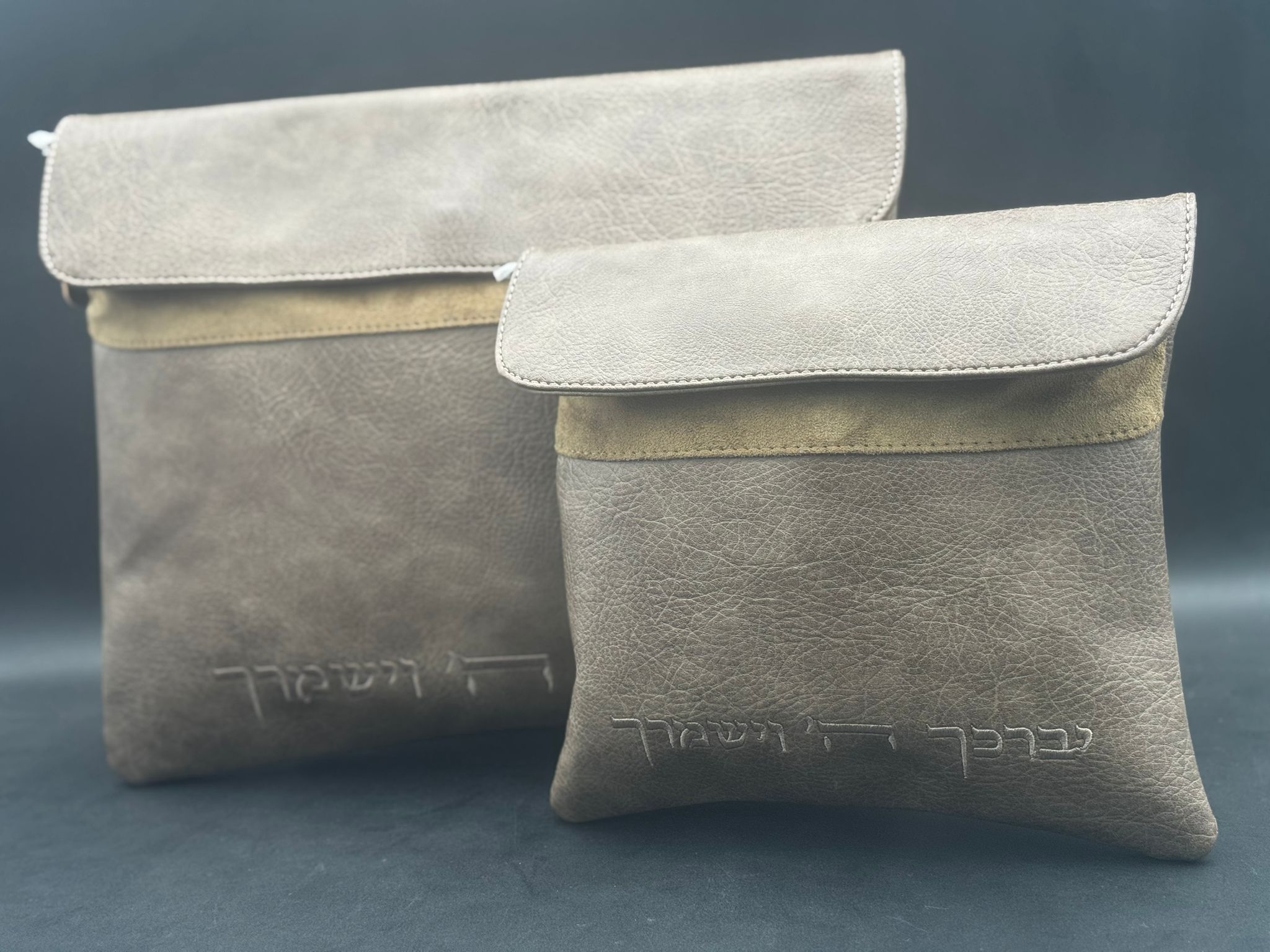 כיסוי טלית ותפילין דמוי עור חום- דגם 'יברכך ה' וישמרך'