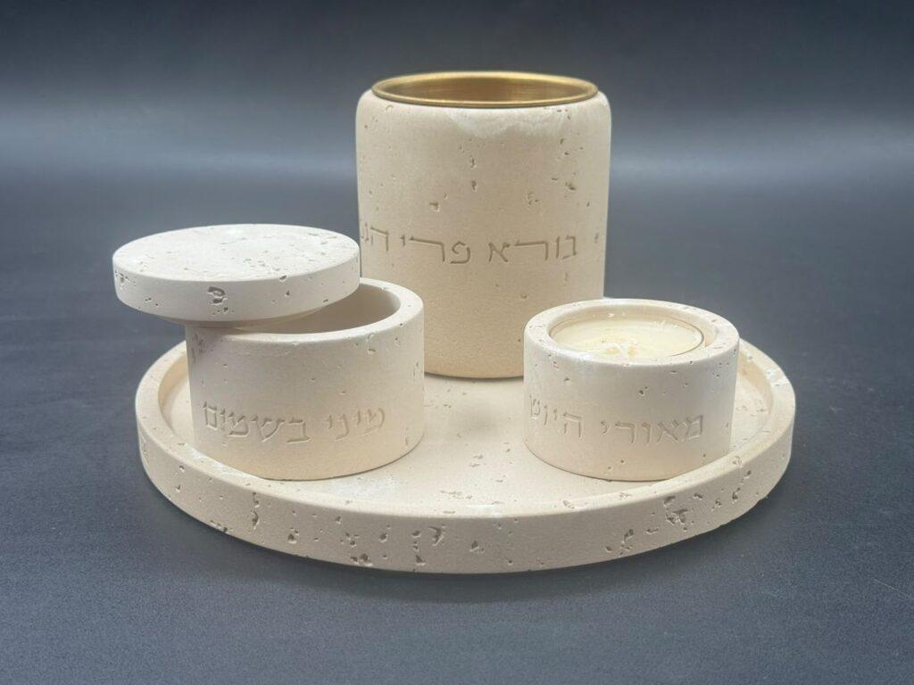 סט הבדלה מבטון מבית הדריה, גוון חול